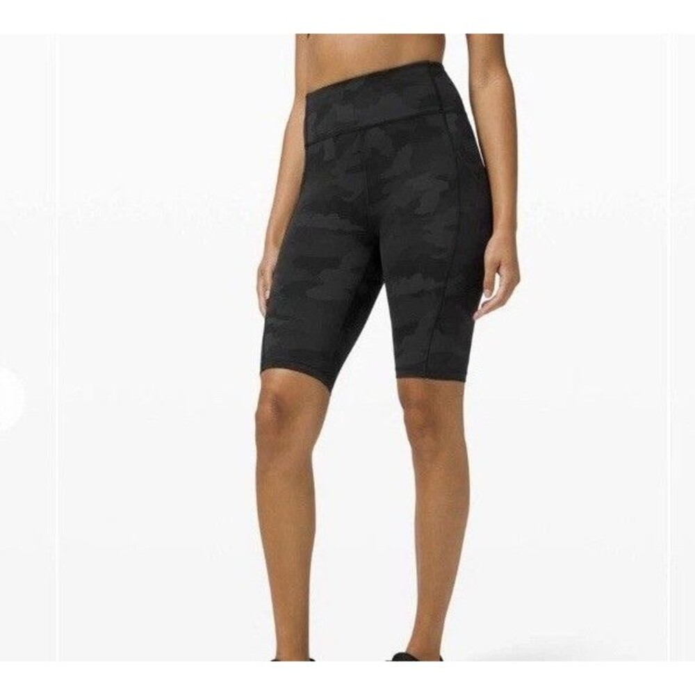 Lululemon Invigorate High Rise Short 8" Heritage 365 Womens SZ 6 Camo Black Grey